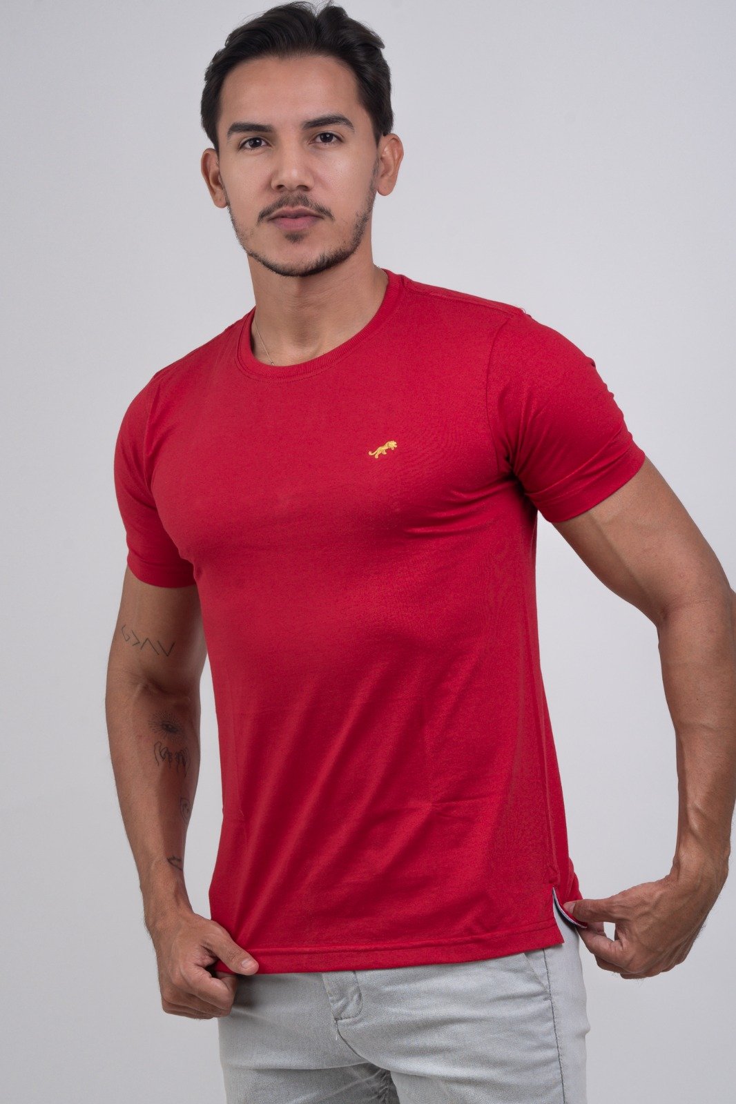 Camisa básica Maculina - Cor: Vermelha